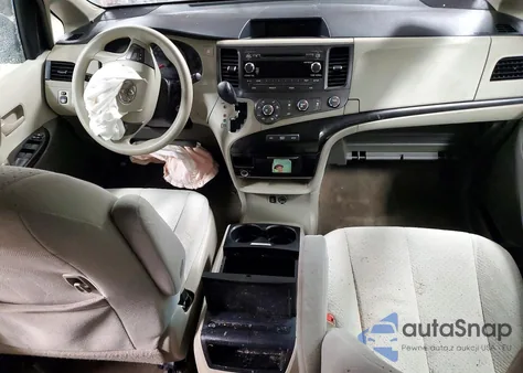 2012 Toyota Sienna Le z USA, uszkodzony, nr VIN 5TDKK3DC2CS195819